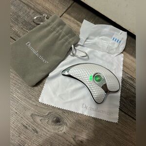 DERMALACTIVES Diamond Face Lifting Sonic Therapy Device Anti Wrinkle Tool